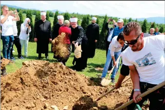  ?? Foto: Anadolija/Ahmed Bešić ?? Ukopane tri žrtve