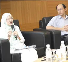  ?? Chimon Upon — Photo by ?? Dr Rose Nani addresses the dialogue session. With her is Dr Ooi.