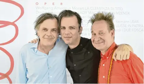  ?? Foto: Anne Zeuner/Salzburger Festspiele ?? Intendant Markus Hinterhäus­er mit Dirigent Teodor Currentzis und dem Regisseur Peter Sellars (v.links).