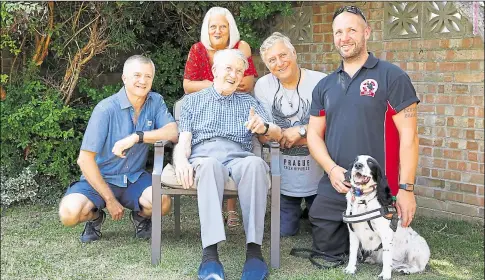  ?? Picture: Andy Jones 3191492 ?? Dennis Whyard and his children Mick, Janice and Robert meet rescue dog Sprocket and owner Ben Bedding