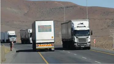  ?? HENK KRUGER African News Agency (ANA) ?? THE RECOVERY in the road transport sector might be due to the move towards courier-type transport. However, long-distance freight transport was at a similar level in September as it was in September last year. |