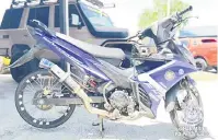  ?? ?? RAMPAS: Motosikal suspek yang dirampas pihak polis semasa Ops Samseng Jalanan.