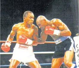  ??  ?? El adiós. La derrota ante Ray Leonard fue el final de Hagler en 1987.