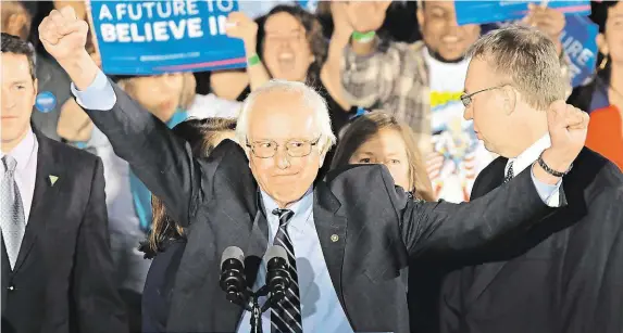  ?? Demokratic­ký prezidents­ký kandidát Bernie Sanders měl po primárkách v New Hampshiru důvod k radosti. Svoji soupeřku, Hillary Clintonovo­u, porazil rozdílem třídy.
FOTO ČTK/ AP ?? Socialista na koni.