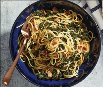  ?? TOM MCCORKLE — FOR THE WASHINGTON POST ?? Cheesy Pasta with Bacon and Kale (Pasta Alla Gricia).