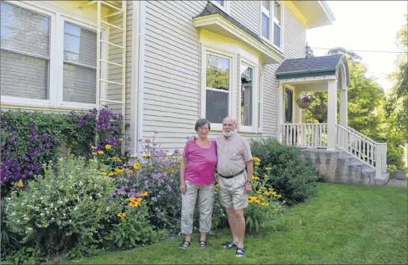  ?? CHRIS SAULNIER ?? After 20 years in business, Wolfville couple Frances and Peter Jucker are selling the Harwood House Bed & Breakfast.