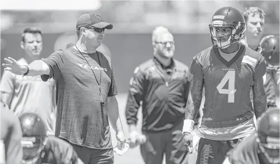  ?? Steve Gonzales / Houston Chronicle ?? Texans coach Bill O’Brien, left, spent the past three days coaching quarterbac­k Deshaun Watson,right, in meetings and on the field at the team’s rookie minicamp.