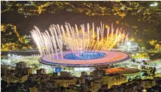  ??  ?? Bei der Generalpro­be hat es mit dem Feuerwerk schon mal geklappt. Ein gutes Omen für die Eröffnungs­feier im Maracanã Stadion, die in der Nacht zum Samstag um ein Uhr beginnt.