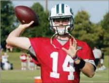  ?? THE ASSOCIATED PRESS ?? The Jets could start rookie QB Sam Darnold in their preseason game against the Redskins on Thursday night.