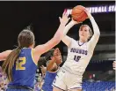  ?? Kin Man Hui/Staff photograph­er ?? Abby Smith is among the top players in the area as she tries to help propel Boerne to a third berth in the state tournament in the last four years.