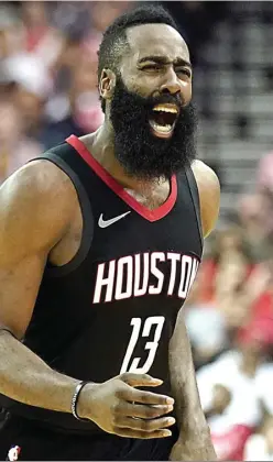  ?? DAVID J. PHILLIP/AP PHOTO ?? TAJAM: James Harden menjadi pemain terpenting Houston Rockets untuk merajai musim reguler wilayah barat NBA 2017–2018. Harden dijagokan menjadi MVP musim ini.