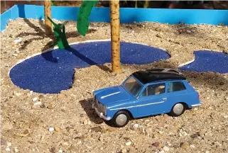  ??  ?? ▲ Dinky Toys 1958 Austin Farina A40.