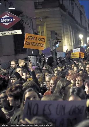  ??  ?? Marxa contra la violència masclista, ahir a Madrid.