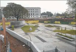  ?? ?? OBRA. Tras el reclamo de la ONG, la estación de subte se construyó en el playón de estacionam­iento frente a la Facultad de Derecho.