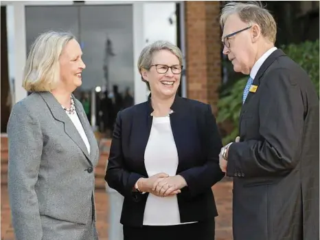  ?? PHOTO: USQ PHOTOGRAPH­Y ?? EQUALITY: USQ’s Deputy Chancellor Jan Boys (left) with Vice-Chancellor Professor Geraldine Mackenzie and Chancellor John Dornbusch.