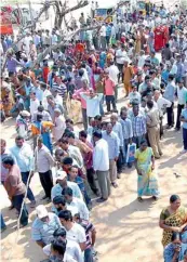  ?? — DC ?? A file photograph shows the rush at an Aadhaar enrollment centre in Hyderabad.