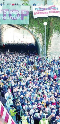  ?? EFE ?? Manifestac­ión reciente contra los acercamien­tos en San Sebastián