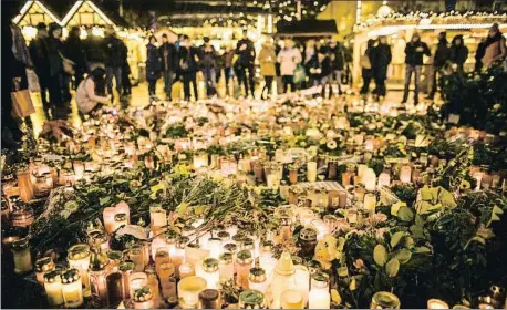  ?? FLORIAN GAERTNER / GETTY ?? Berlín. El Ayuntamien­to decidió en febrero instalar un monumento conmemorat­ivo a las víctimas del atentado que se dará a conocer a finales de diciembre, en el primer aniversari­o del ataque