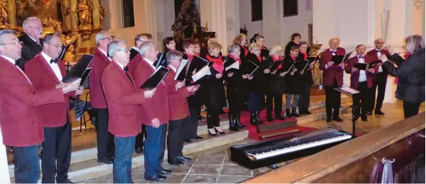  ?? Foto: Manfred Arloth ?? Gastgeber beim Benefizkon­zert in der Heilig Kreuz Kirche war der Donauwörth­er Männergesa­ngverein Harmonie, der zahlreiche Ensembles eingeladen hatte.