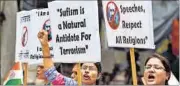  ?? AFP FILE ?? Women in New Delhi protest against controvers­ial preacher and Islamic scholar Zakir Naik in July.