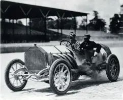  ?? PHOTOS: GENERAL MOTORS ?? Louis Chevrolet drives a 1910 Buick race car.