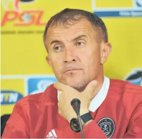  ?? Isithombe: BACKPAGEPI­X ?? UMILUTIN Sredojevic oqeqesha i-Orlando Pirates uthi akayekwe umqeqeshi weBafana Bafana uStuart Baxter aqoke abadlali ngendlela afisa ngayo