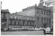  ??  ?? El edificio en avenida Juárez que fuera sede del PAN en 1963, en demolición; a la derecha se ve Relaciones Exteriores.