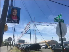  ?? KEVIN MARTIN — THE MORNING JOURNAL ?? A banner recognizin­g Lorain High School graduate Jocelyn Rivera hangs on East 28th Street at Grove Avenue in Lorain.