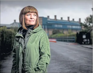  ?? Picture ?? Singer Jill Brown outside Barlinnie prison on Friday
Jamie Williamson