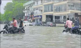  ?? DEEPAK GUPTA/HT PHOTO ?? Water-logging in Triveni Nagar area of the state capital on Thursday.