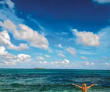  ?? Symbolfoto: Anna Lisa Lienert ?? Der erste Urlaub ohne Eltern ist für viele Jugendlich­e etwas Besonderes. Damit dieser gelingt, solltet ihr bei der Planung ein paar Dinge beachten.