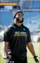  ?? AP ?? The Steelers will keep Jacksonvil­le rookie running back Leonard Fournette in their sights Sunday.