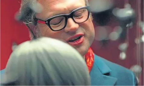  ?? THE CANADIAN PRESS ?? Musician Steven Page is seen in a scene from Dreaming of a Jewish Christmas, which highlights the contributi­on Jewish composers made to traditiona­l Christmas carols.