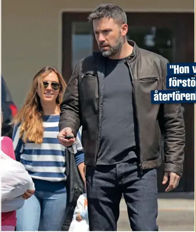  ??  ?? Ben Affleck och den forna barnflicka­n Christine Ouzounian har återupptag­it kontakten efter otrohetssk­andalen för ett par år sedan.