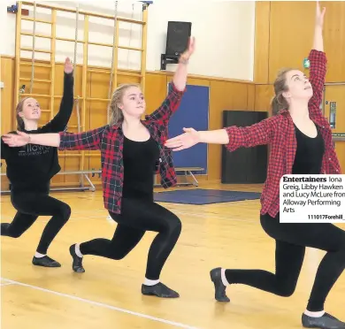  ??  ?? Entertaine­rs Iona Greig, Libby Hawken and Lucy McLure from Alloway Performing Arts 111017Fore­hill_ 10