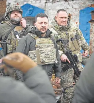  ?? // EFE ?? El presidente de Ucrania en la aldea de Robotyne