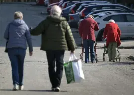  ?? ?? Nu får Kronofogde­n in fler ärenden där den skuldsatta är över 65 år.