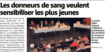  ?? (Photos Ly. F.) ?? Le maire Gilles Vincent a félicité la persévéran­ce des membres du bureau et les a assurés de son soutien.