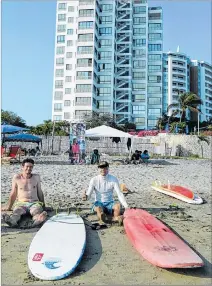  ?? NÉSTOR MENDOZA
/ EXPRESO ?? Deportes. El surf se practica en esta playa llena de encantos naturales.