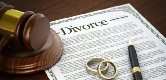  ?? ?? ▲ A man has filed for divorce, alleging that his wife has been cheating on him.