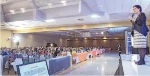  ??  ?? Reflexión. Ayer dio inicio el XXV Congreso Regional de la Mujer organizado por Familia Unida Saltillo; hoy reanuda actividade­s.