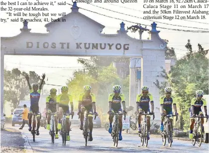  ?? ERNIE PEÑAREDOND­O ?? Members of Team Philippine Navy Standard Insurance wrap up their final workout for the eighth Ronda Pilipinas firing off today in Vigan, Ilocos Sur.