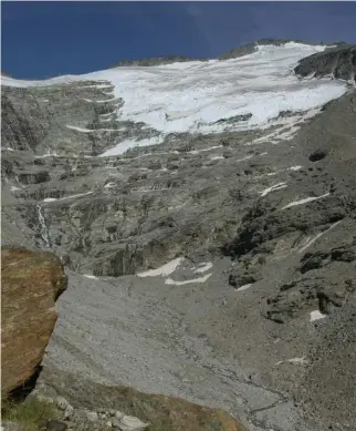  ?? KEYSTONE ?? Il ghiacciaio dell’Adula in una fotografia del 2004