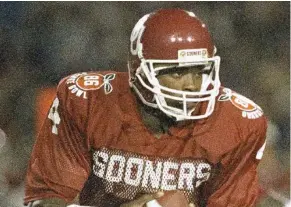  ?? Raoux, Joe Skipper, AP) (Photos by John ?? Georgia quarterbac­k Jake Fromm, left, is trying to become the second true freshman to win a national title like Jamelle Holieway, right, did at Oklahoma in 1986.