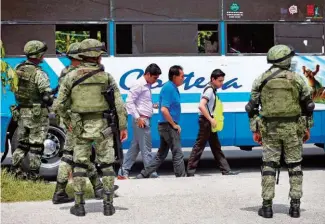  ?? ARCHIVO CUARTOSCUR­O ?? Ejército en la Costera de Acapulco, Guerrero