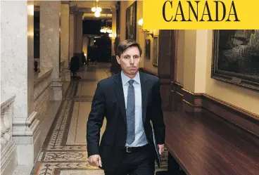  ?? AARON VINCENT ELKAIM / THE CANADIAN PRESS ?? Patrick Brown leaves Queen’s Park after a late-night press conference in Toronto Wednesday, just hours before he stepped down as the leader of the Ontario Progressiv­e Conservati­ve Party.