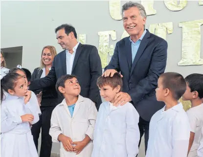  ?? Presidenci­a ?? El Presidente llamó a acompañar a los maestros, aunque cuestionó la calidad educativa