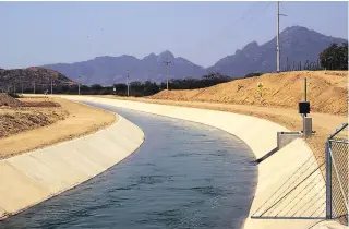  ??  ?? Un canal de irrigación en el proyecto de Olmos.