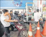  ?? VIRENDRA SINGH GOSAIN/HT PHOTO ?? The government has increased the excise duty on petrol and diesel by ~3 per litre.