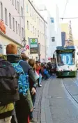  ?? Foto: Tanja Ferrari ?? Der Ansturm auf die Trams lässt sich – insbesonde­re zu Stoßzeiten – nur schwer entzerren.